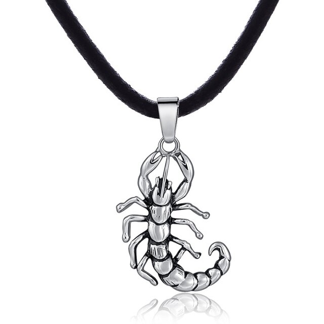DonDon Herren Halskette Leder 50 cm und Anhnger Skorpion aus Edelstahl verpackt in einem schwarzen Samtbeutel