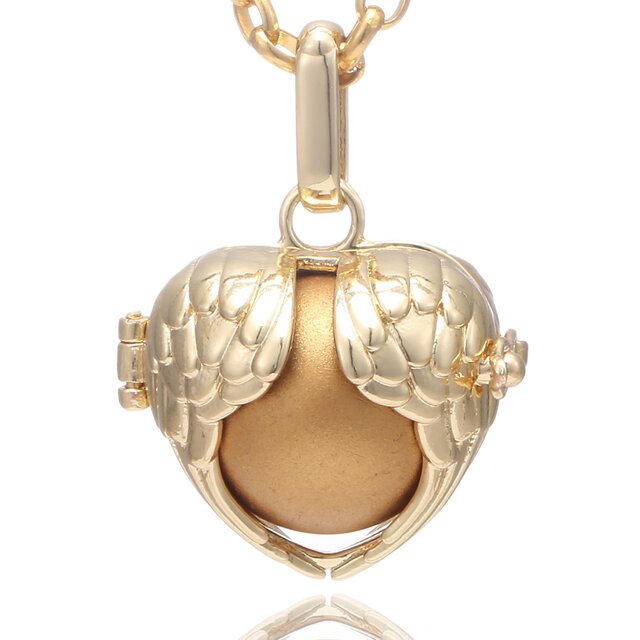 Morella Damen Halskette Edelstahl gold 70 cm mit Schutzengel Flügel Anhänger gold und Klangkugel gold Ø 16 mm in Schmuckbeutel