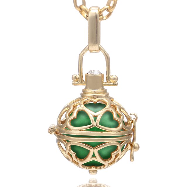 Morella Damen Halskette Edelstahl gold 70 cm mit Herz Anhänger gold und Klangkugel grün Ø 16 mm in Schmuckbeutel