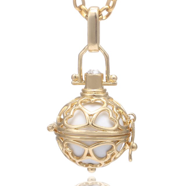 Morella Damen Halskette Edelstahl gold 70 cm mit Herz Anhänger gold und Klangkugel weiß Ø 16 mm in Schmuckbeutel