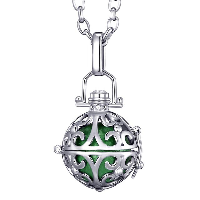 Morella® Damen Halskette Edelstahl 70 cm mit Ornament Anhänger und Klangkugel grün Ø 16 mm in Schmuckbeutel