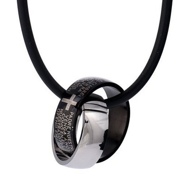 DonDon Lederhalskette mit zwei Edelstahl Ringen mit Kreuzgravur in einem schwarzen Samtbeutel